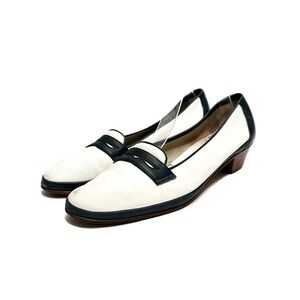 Vintage 1970s white leather navy blue accent heeled penny loafers